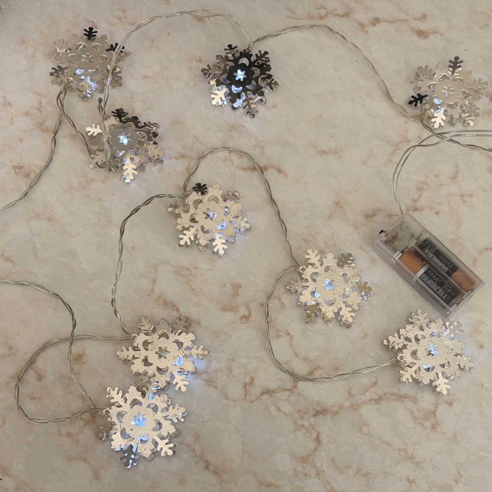 Snowflake String Lights with Battery Pack